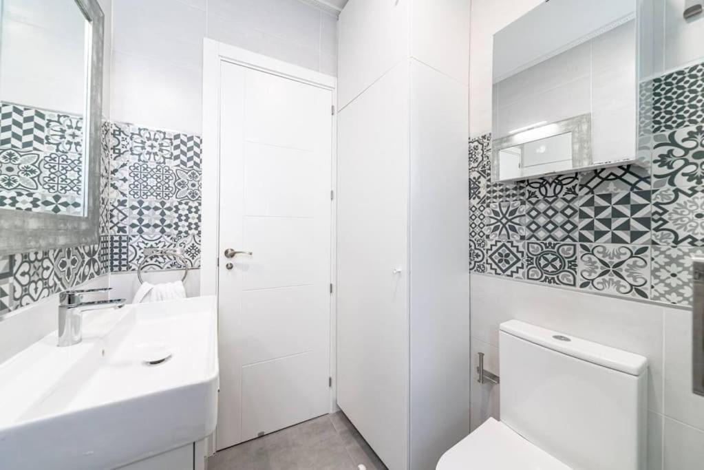 Piso Madrid Centro 5 Min Andando Gran Viaアパートメント エクステリア 写真
